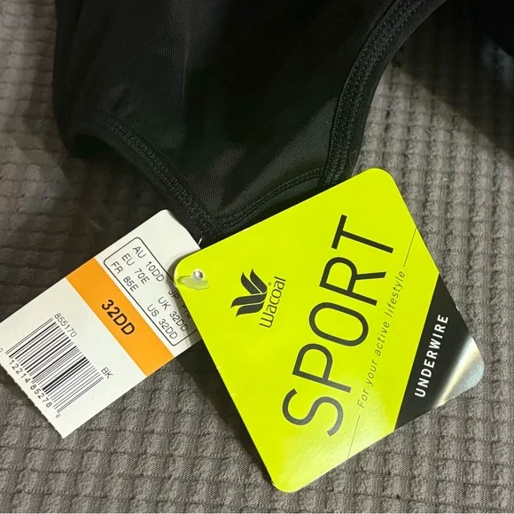 Wacoal Simone Sport Underwire Bra - Black (32DD) - Picture 5 of 6